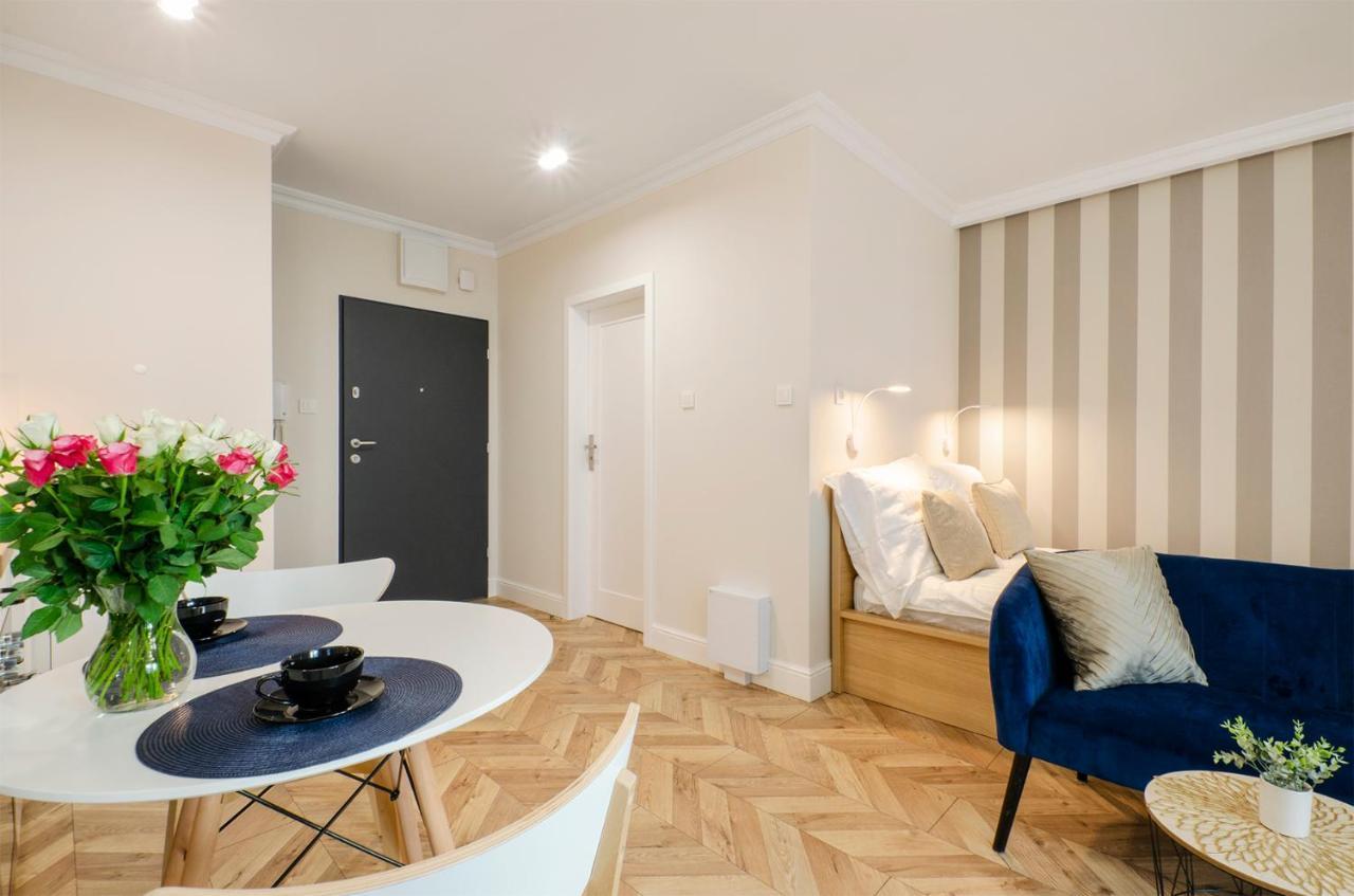 Sky Home- Blue Apartament -Manufaktura, Bezplatny Parking, Klima, Dostep Na Kod 罗兹 外观 照片